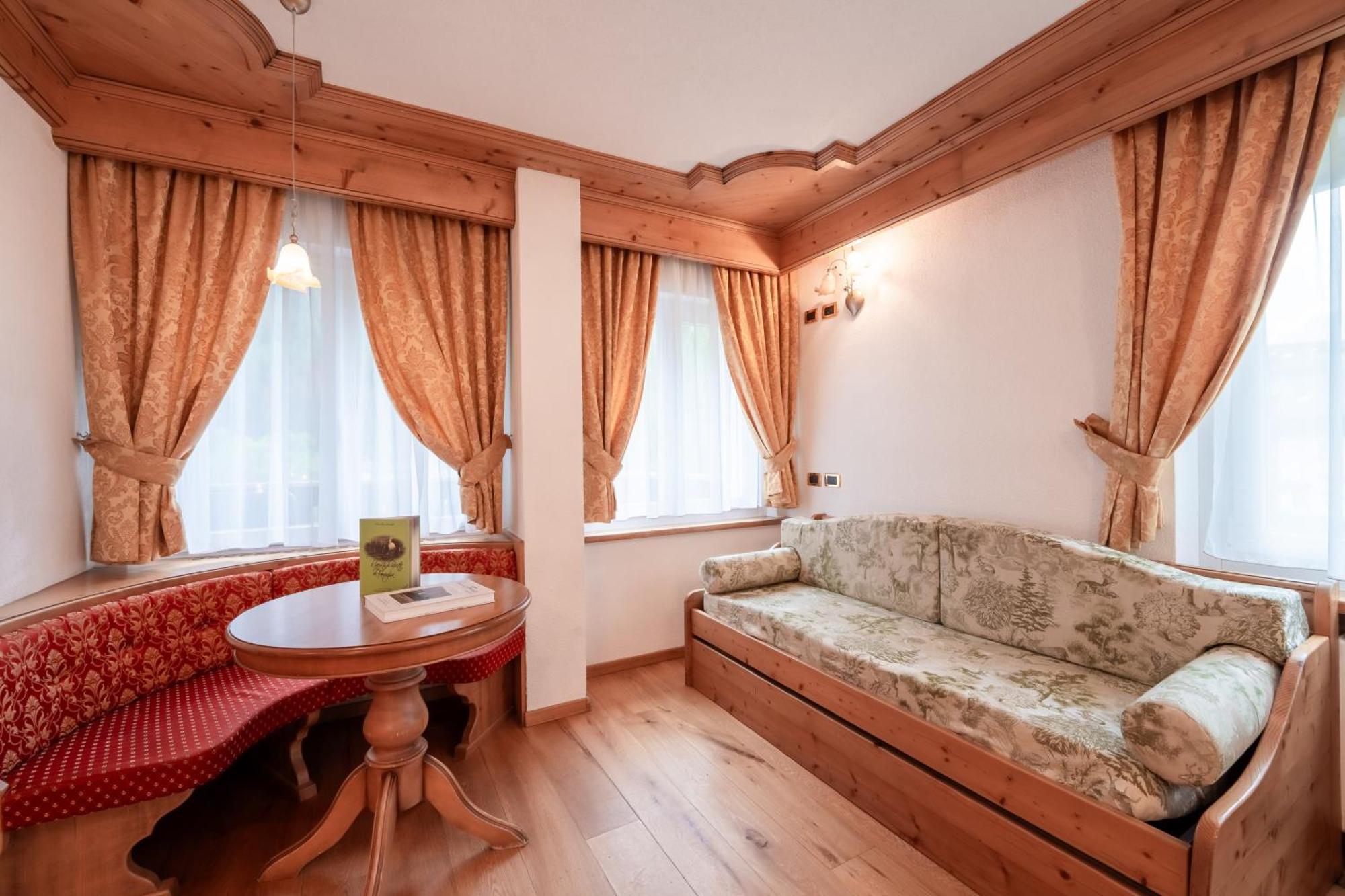 Hotel Grohmann Campitello di Fassa Buitenkant foto